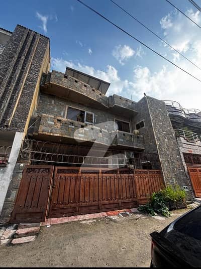 ایچ ۔ 13 اسلام آباد میں 4 کمروں کا 7 مرلہ مکان 1.95 کروڑ میں برائے فروخت۔