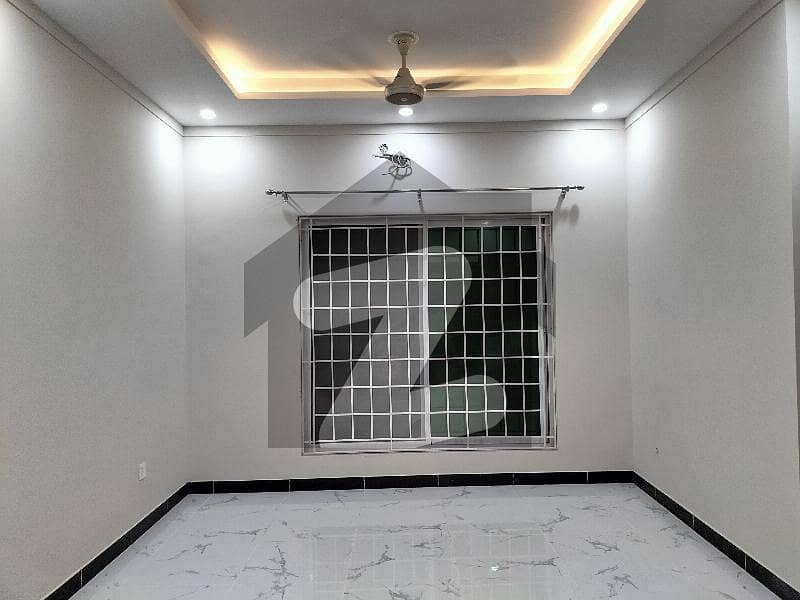 G-10/2 Brnd New Besment 3Bed G-10/2 Brnd New Besment 3Bed