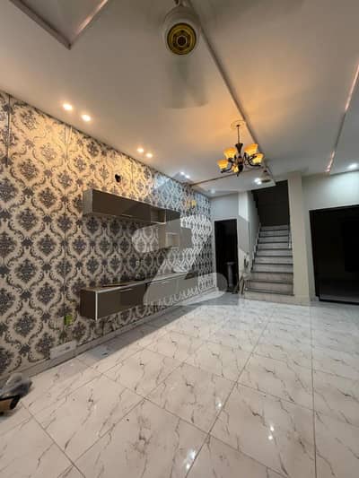 A BEAUTIFUL 5 MARLA HOUSE FOR RENT