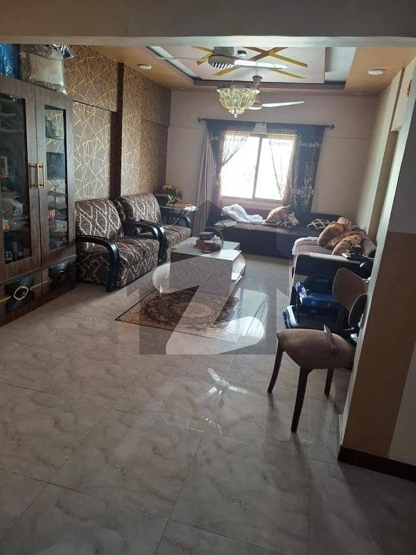 طارق روڈ کراچی میں 3 کمروں کا 7 مرلہ فلیٹ 2.75 کروڑ میں برائے فروخت۔ طارق روڈ کراچی میں 3 کمروں کا 7 مرلہ فلیٹ 2.75 کروڑ میں برائے فروخت۔