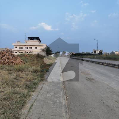 1 Kanal Starting Street Plot For Sale