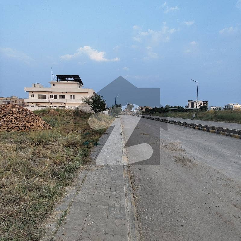 1 Kanal Starting Street Plot for Sale 1 Kanal Starting Street Plot for Sale