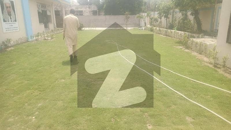 ایف سی سی گلبرگ 4,گلبرگ,لاہور میں 1 کنال رہائشی پلاٹ 14.0 کروڑ میں برائے فروخت۔