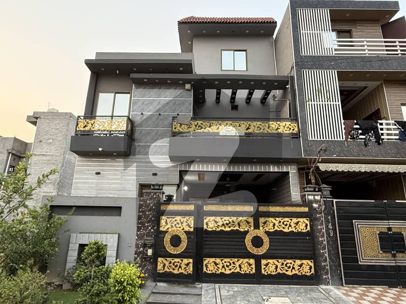 5 Marla Facing Park House For Sale