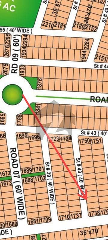 PLOT FOR SALE  272 YARDS  PERFECT 30 STREET NO 40