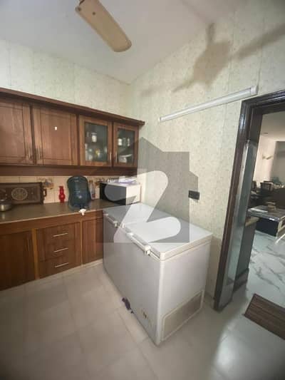 1 KANAL HOUSE FOR SALE IN CANTT IDEAL LOCATION BIG GREEN BELT
