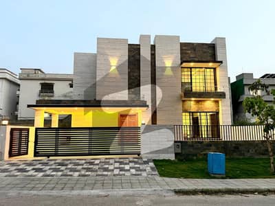 ڈی ایچ اے ڈیفینس فیز 2 ڈی ایچ اے ڈیفینس,اسلام آباد میں 6 کمروں کا 1 کنال مکان 11.9 کروڑ میں برائے فروخت۔ ڈی ایچ اے ڈیفینس فیز 2 ڈی ایچ اے ڈیفینس,اسلام آباد میں 6 کمروں کا 1 کنال مکان 11.9 کروڑ میں برائے فروخت۔