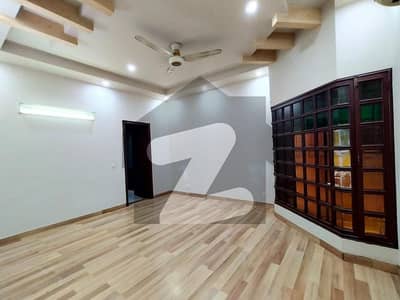 One Kanal 6 Beds House With Basement In DHA Phase 04