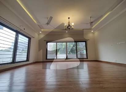 بحریہ انکلیو بحریہ ٹاؤن,اسلام آباد میں 4 کمروں کا 1 کنال مکان 2.1 لاکھ میں کرایہ پر دستیاب ہے۔