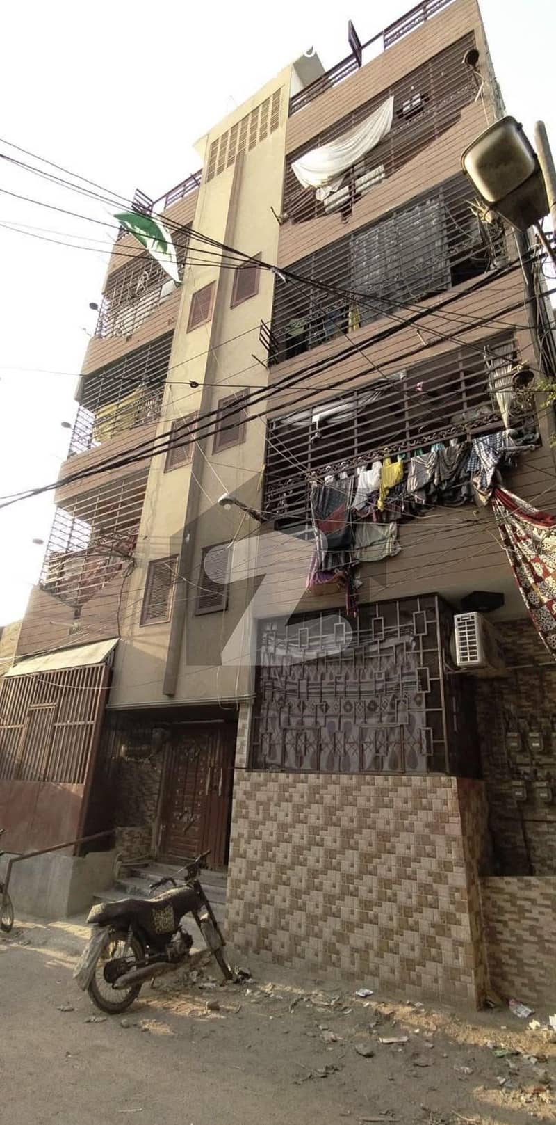 گلشنِ اقبال - بلاک 3 گلشنِ اقبال,گلشنِ اقبال ٹاؤن,کراچی میں 2 کمروں کا 2 مرلہ فلیٹ 45.0 لاکھ میں برائے فروخت۔