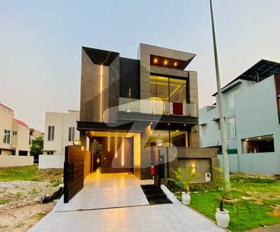 BEAUTIFULL BRAND NEW LUXURY MODREN DESIGN HOUSE AVAILABLE FOR RENT IN DHA LAHORE