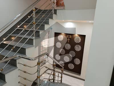 1 KANAL DOUBLE STORY HOUSE AVAILABLE FOR RENT