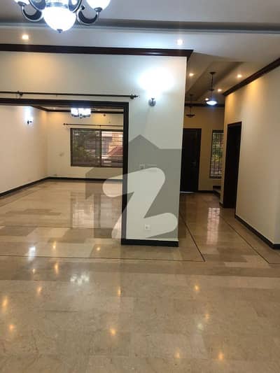 40 x 80 Beautiful Upper Portion For Rent In G 13/3 Islamabad.