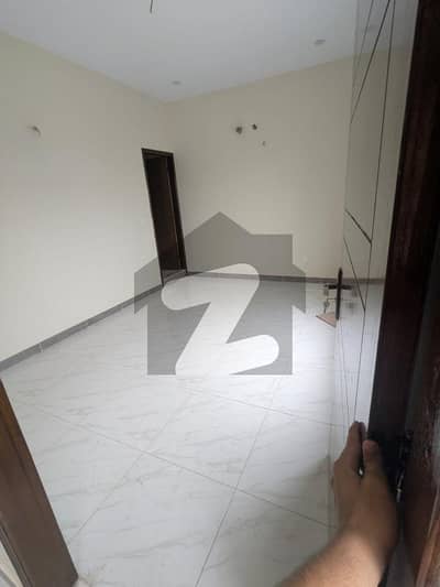 3 bed lounge portion available for rent at bhadurabad