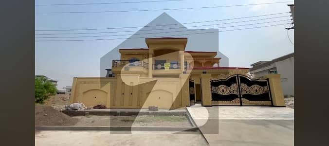 ریگی ماڈل ٹاؤن فیز4 ۔ بلاک اے1 ریگی ماڈل ٹاؤن فیز 4,ریگی ماڈل ٹاؤن,پشاور میں 10 کمروں کا 1 کنال مکان 8.5 کروڑ میں برائے فروخت۔
