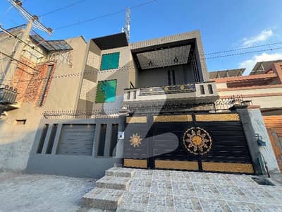 شالیمار کالونی ملتان میں 5 کمروں کا 10 مرلہ مکان 2.8 کروڑ میں برائے فروخت۔