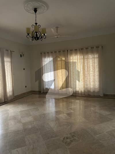 SEPARATE GATE UPPER PORTION FOR RENT IN PHASE-6