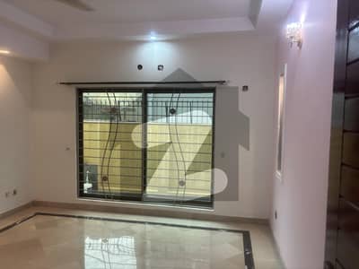VALENCIA TOWN 100 FEET WIDE ROAD USED HOUSE IS UP FOR SALE