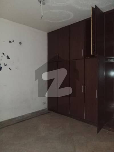 Commercial building for rent
