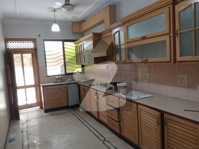 12.8 MARLA GROUND PORTION HOUSE FOR RENT I-8/3