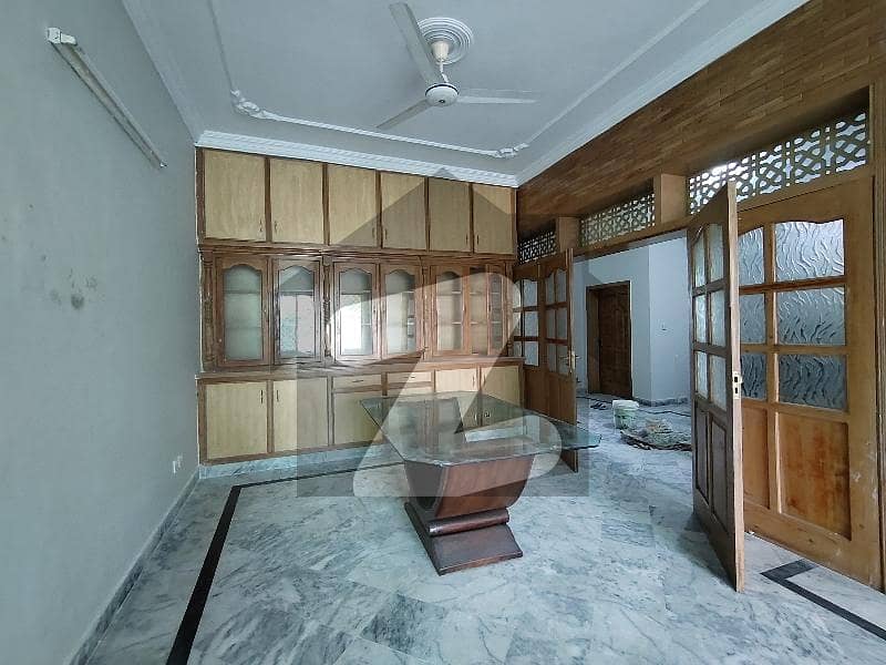 Upper Portion Available For Rent Upper Portion Available For Rent