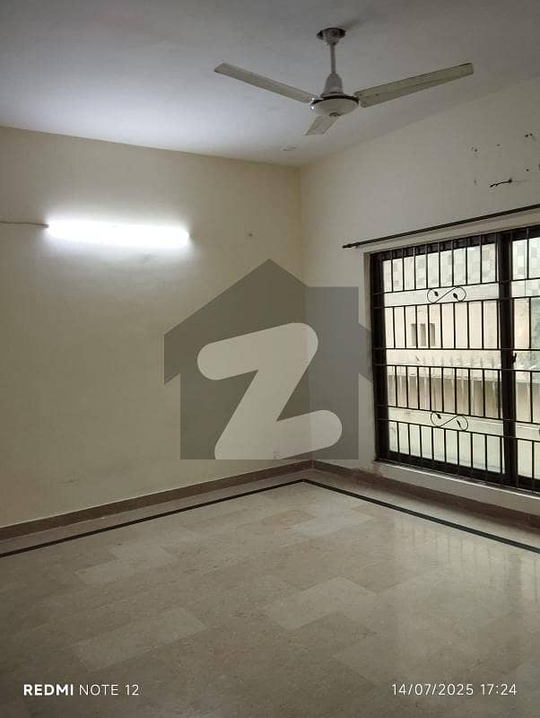 جی ۔ 13 اسلام آباد میں 3 کمروں کا 10 مرلہ بالائی پورشن 85.0 ہزار میں کرایہ پر دستیاب ہے۔ جی ۔ 13 اسلام آباد میں 3 کمروں کا 10 مرلہ بالائی پورشن 85.0 ہزار میں کرایہ پر دستیاب ہے۔