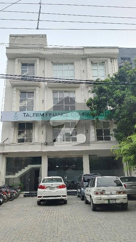 Fully Furnished Office in Gulberg 3: Modern Ambience & Prime Location Fully Furnished Office in Gulberg 3: Modern Ambience & Prime Location