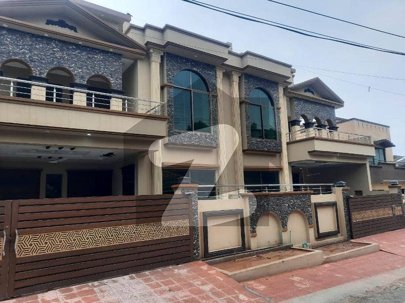 A Prime Location House Of 10 Marla In Gulshan Abad A Prime Location House Of 10 Marla In Gulshan Abad