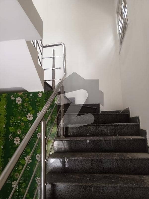 ای ۔ 11 اسلام آباد میں 3 کمروں کا 1 کنال بالائی پورشن 1.9 لاکھ میں کرایہ پر دستیاب ہے۔