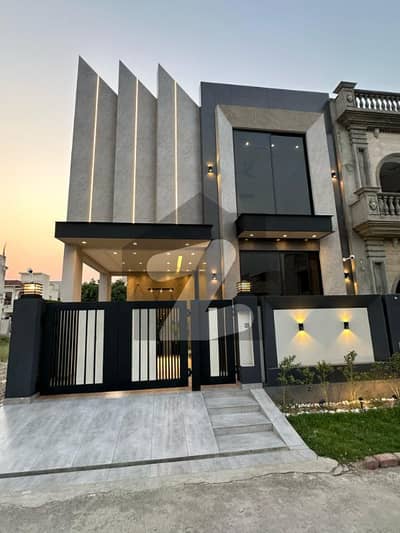 5 MARLA MOST BEAUTIFUL USED HOUSE FOR RENT IN DHA 9 TOWN