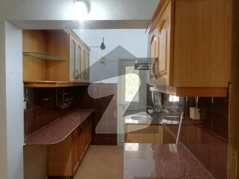 4 KANAL UPPER PORTION AVAILABLE FOR RENT F-8/1