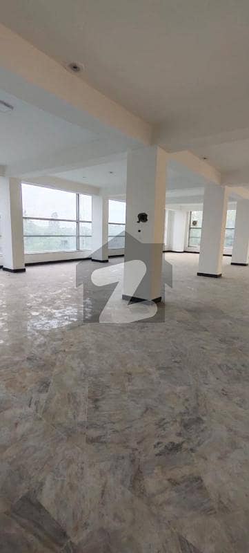 بلیو ایریا اسلام آباد میں 8 کنال عمارت 1.28 کروڑ میں کرایہ پر دستیاب ہے۔