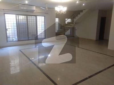 1 KANAL LOWER PORTION AVAILABLE FOR RENT F-8/1