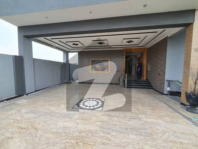 حیات آباد فیز 2 - جے1 حیات آباد فیز 2,حیات آباد,پشاور میں 10 کمروں کا 1 کنال مکان 12.0 کروڑ میں برائے فروخت۔