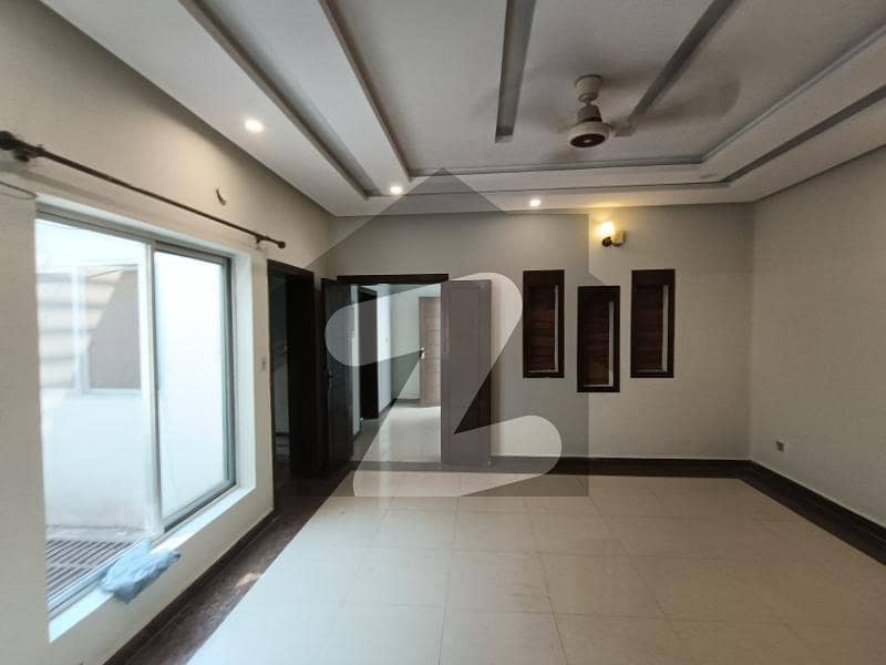 12 Marla Upper Portion Available For Rent In G-16 12 Marla Upper Portion Available For Rent In G-16