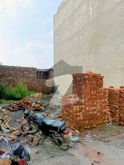 3 Marla Plot FOR SALE , Beautiful Location On Jan Mohammad Road