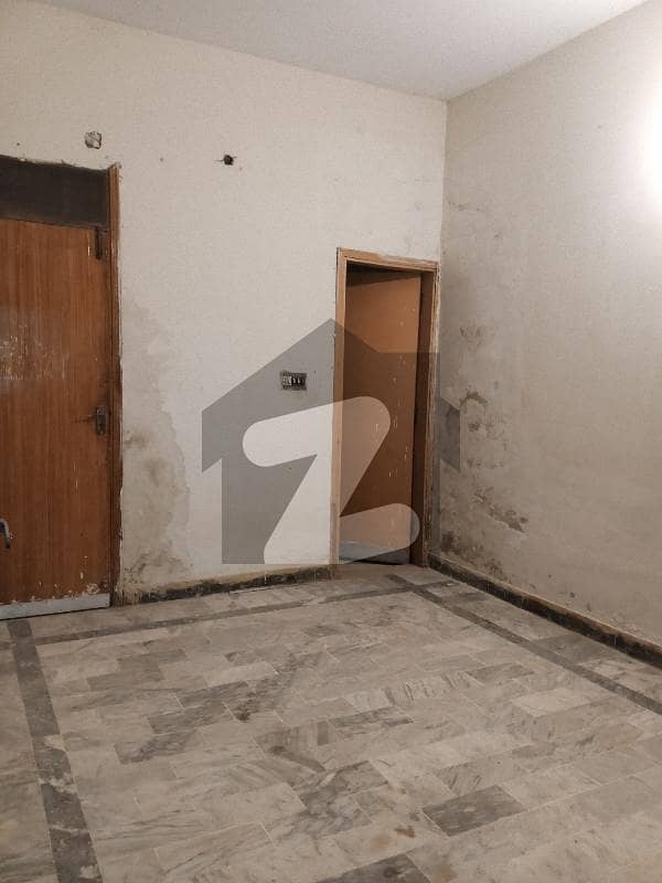 140yd ground floor portion for commercial rent Gulshan Iqbal block 10 a national cement society opp Aladin park