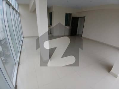 Prime Commercial Building for Sale in a Prime Location!