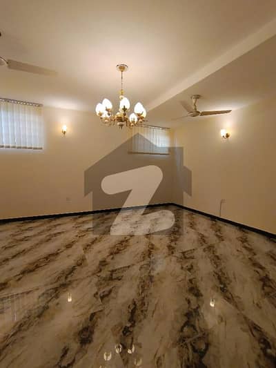 F11 Such Amazing Location What A Outstanding Lower Ground Portion For Rent