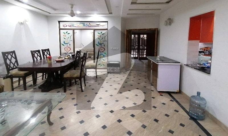 House For Grabs In 2 Kanal Gulberg House For Grabs In 2 Kanal Gulberg