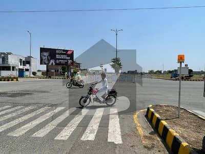 ڈی ایچ اے فیز 7 - بلاک ڈبلیو فیز 7,ڈیفنس (ڈی ایچ اے),لاہور میں 2 کنال رہائشی پلاٹ 8.1 کروڑ میں برائے فروخت۔ ڈی ایچ اے فیز 7 - بلاک ڈبلیو فیز 7,ڈیفنس (ڈی ایچ اے),لاہور میں 2 کنال رہائشی پلاٹ 8.1 کروڑ میں برائے فروخت۔