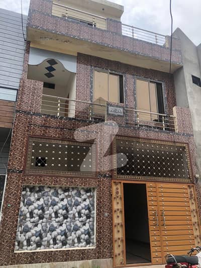 مین کینال بینک روڈ لاہور میں 3 کمروں کا 4 مرلہ مکان 45.0 ہزار میں کرایہ پر دستیاب ہے۔