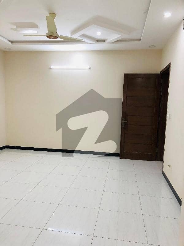 Studio Office ava For Rent in G-13/4 Islamabad