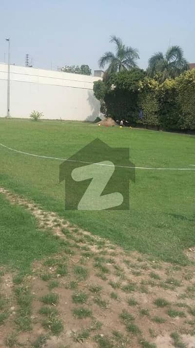 پائن ایونیو لاہور میں 1 کنال کمرشل پلاٹ 17.0 کروڑ میں برائے فروخت۔