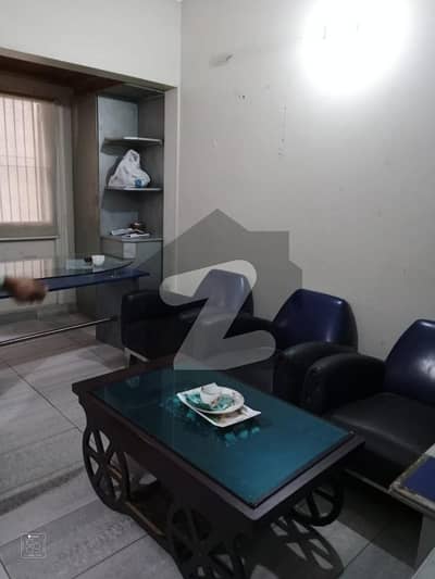 Gulshan-e-Iqbal - Block 13/B Office Sized 900 Square Feet For rent