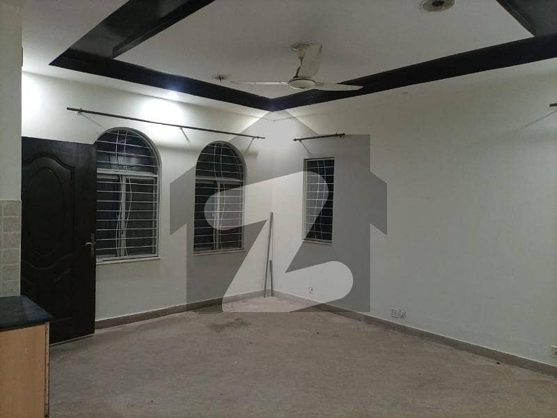 5Marla Flat For Rent Ground Floor with Gas Neat Clean Flat Near To Park Near To Commercial 5Marla Flat For Rent Ground Floor with Gas Neat Clean Flat Near To Park Near To Commercial