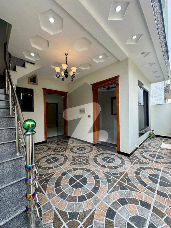 5 MARLA LUXURY DOUBLE STOREY HOUSE FOR SALE