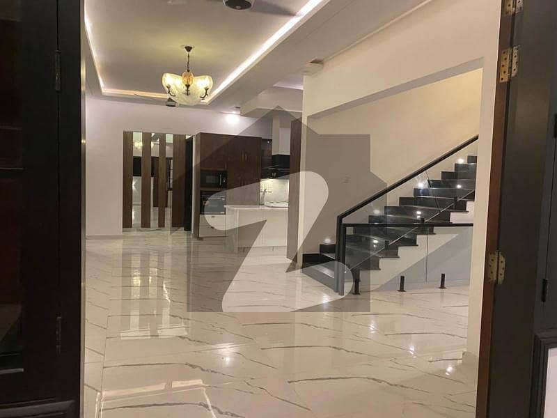 Luxurious House For Rent Luxurious House For Rent
