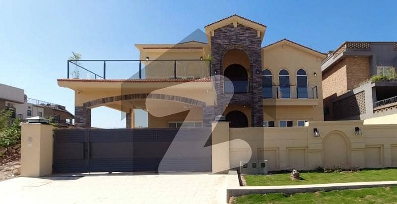 1 Kanal Spacious House for Sale 1 Kanal Spacious House for Sale
