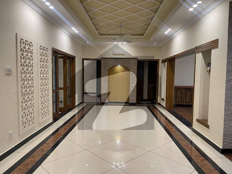 HOUSE FOR RENT IN F-6 HOUSE FOR RENT IN F-6